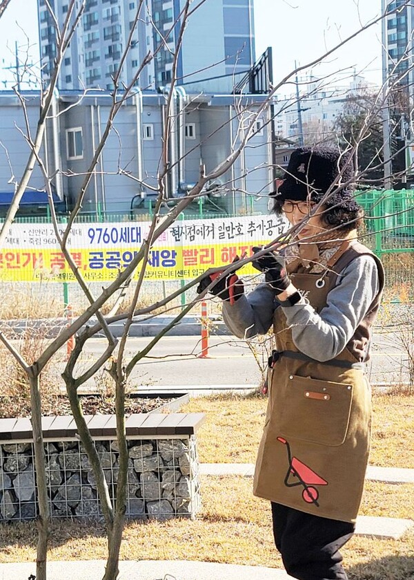 정원관리 정원도시를 꿈꾸는 전문코디네이터와 시민정원사의 활동 일지 1 1월 삭풍 속에서 다시 쓴 약속 ‘사람을 심는 정원 